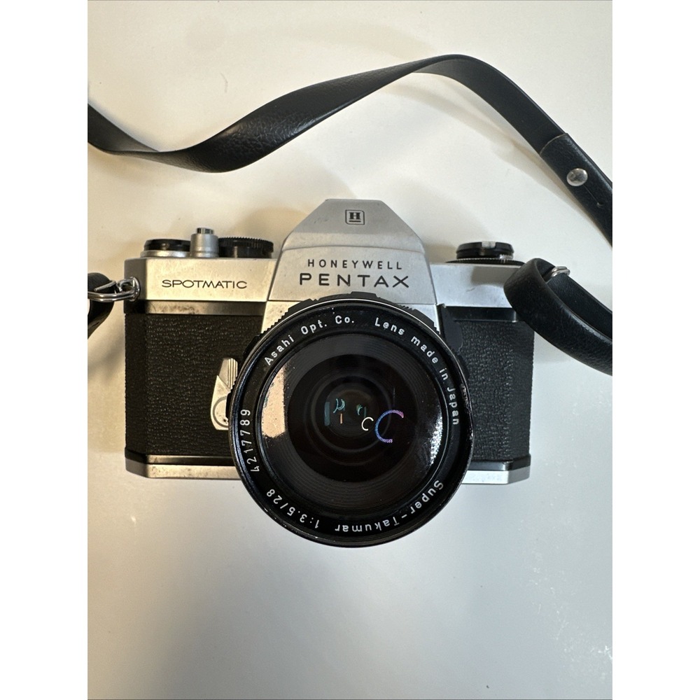 Honeywell Pentax Spotmatic F SLR Film camera w/ Super Takumar 28mm f1.35 Lens